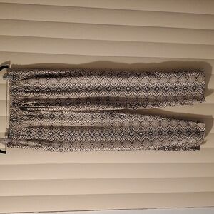 Light Pants w Pockets